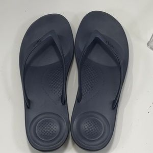 Fitflop  band Fitflops in navy blue size 9